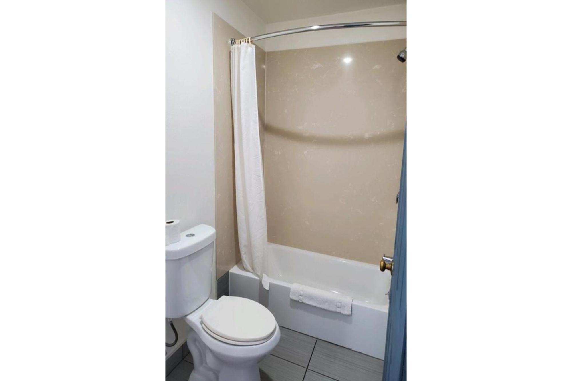Premier Inn & Suites -Listing Partner Oakland Ngoại thất bức ảnh